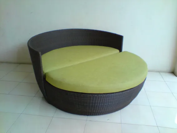 Half Moon Sunbed Rotan Sintetis 1