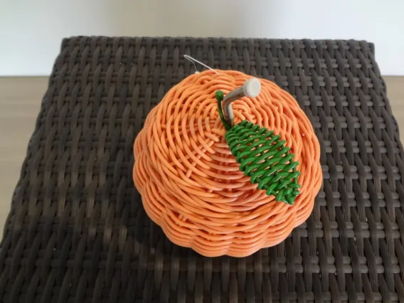 Jar Woven Apples 1