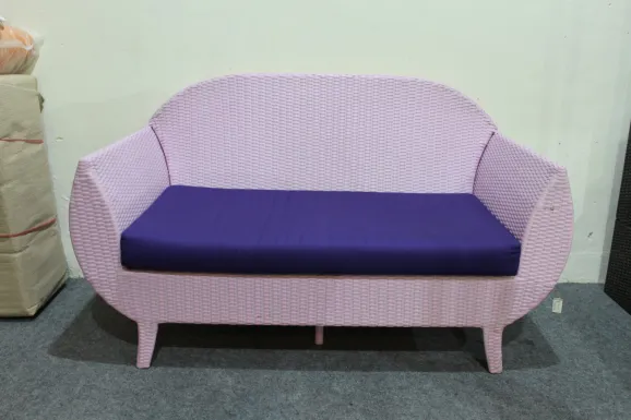 Samsun loveseat 1